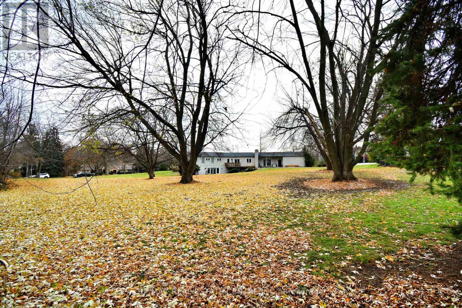 20 CRESCENT HILL DRIVE N - 34