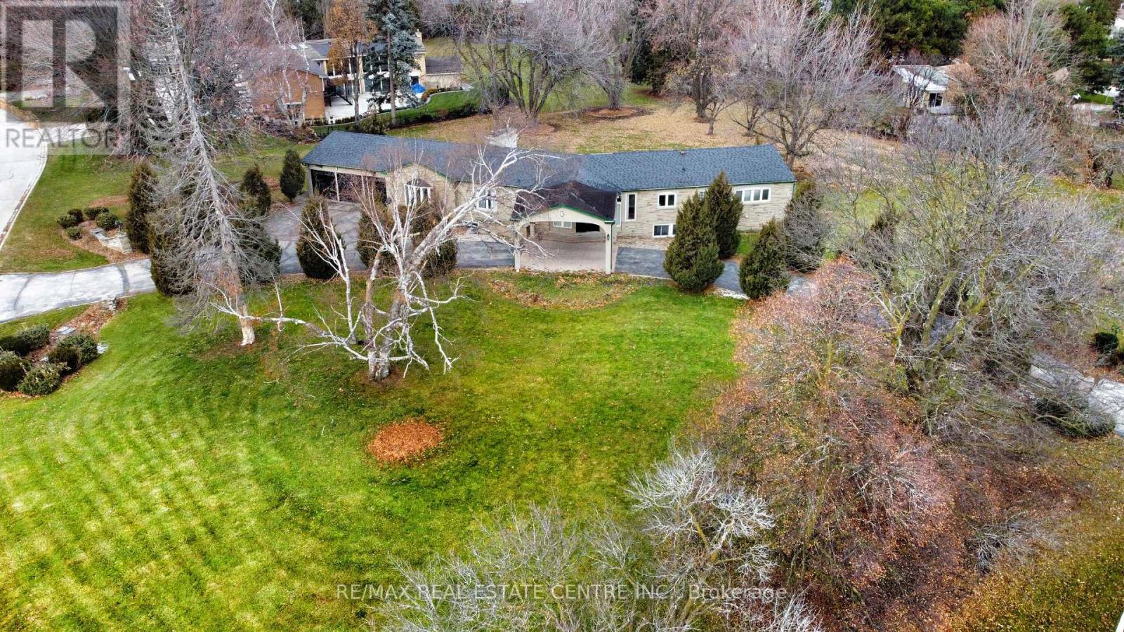 20 CRESCENT HILL DRIVE N - 3