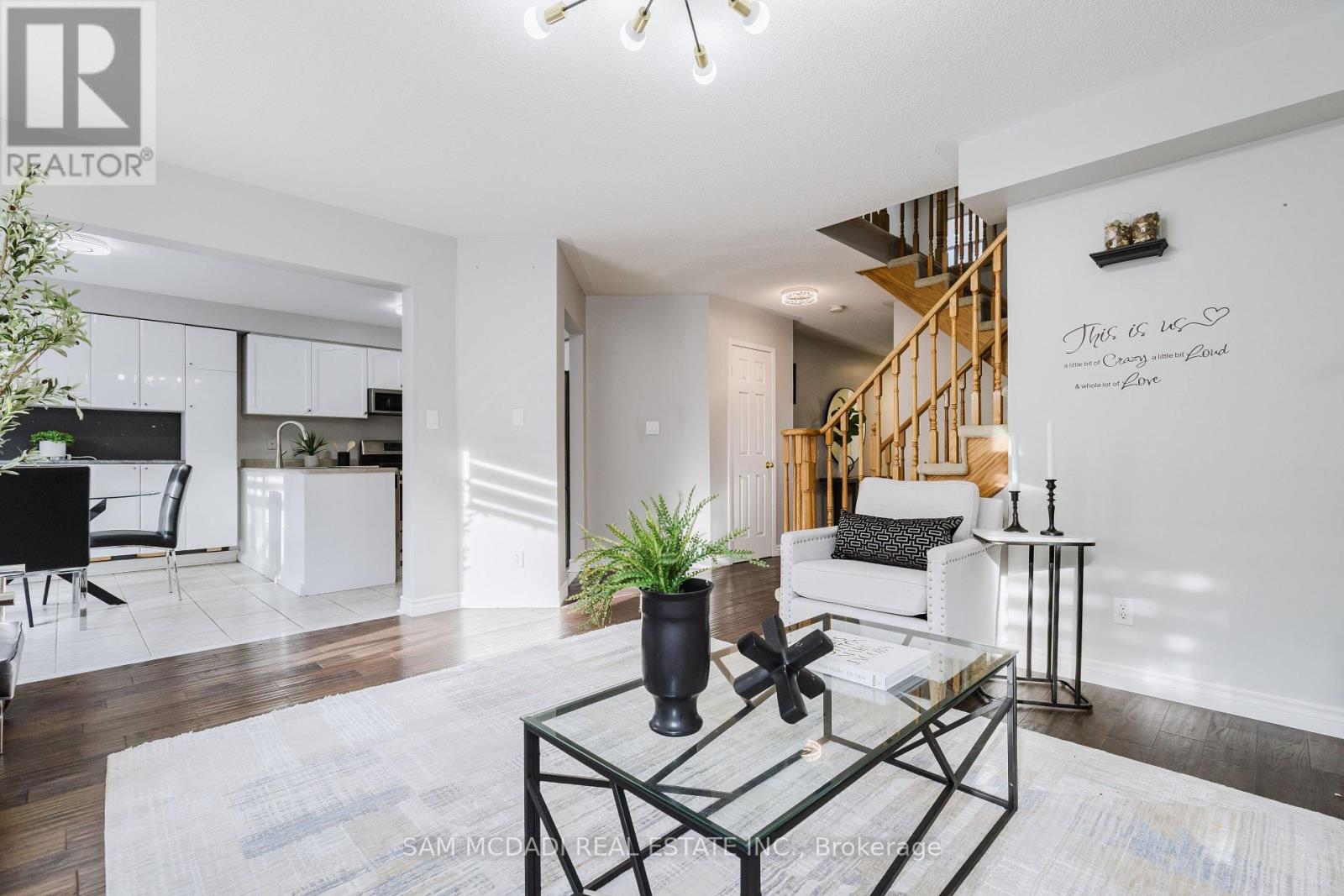 1190 FOX CRESCENT - 7