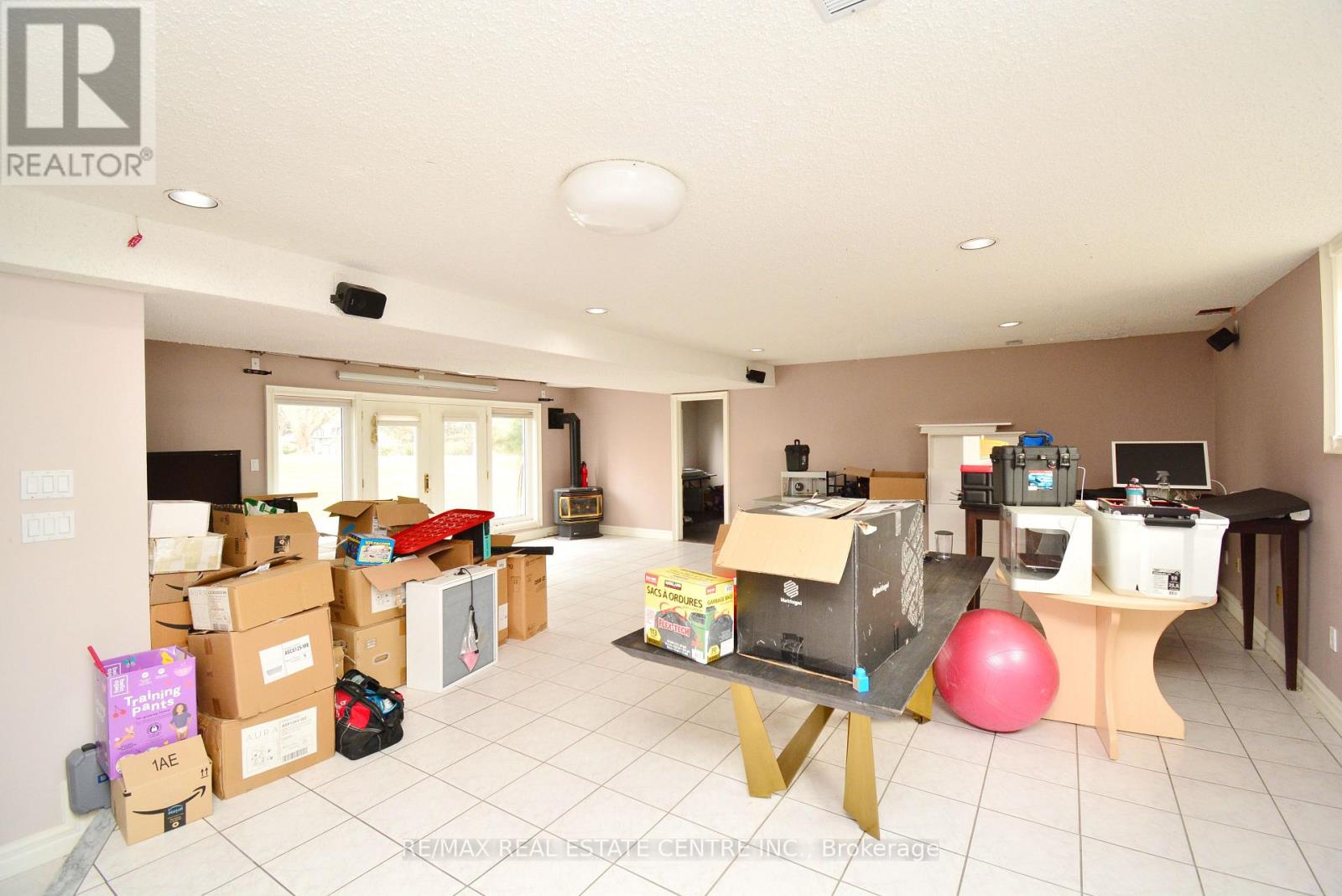 20 CRESCENT HILL DRIVE N - 27