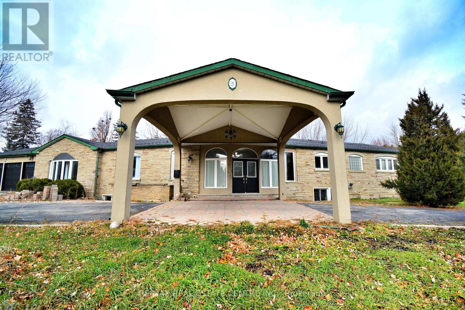 20 CRESCENT HILL DRIVE N - 7