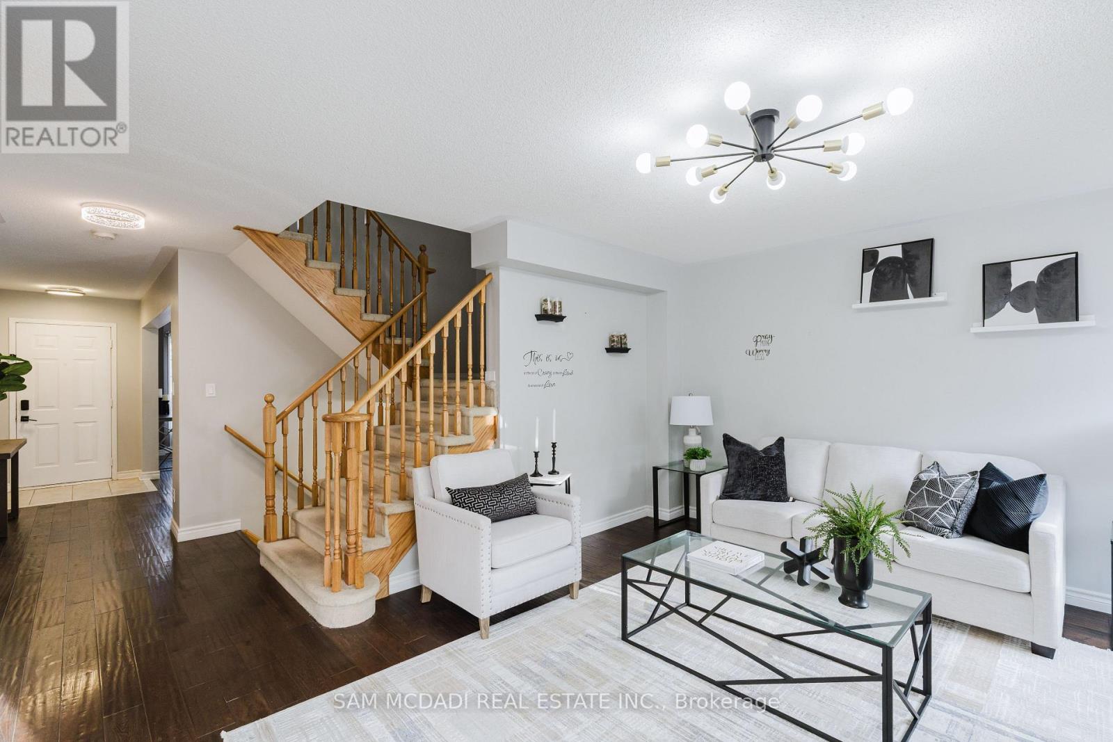 1190 FOX CRESCENT - 8