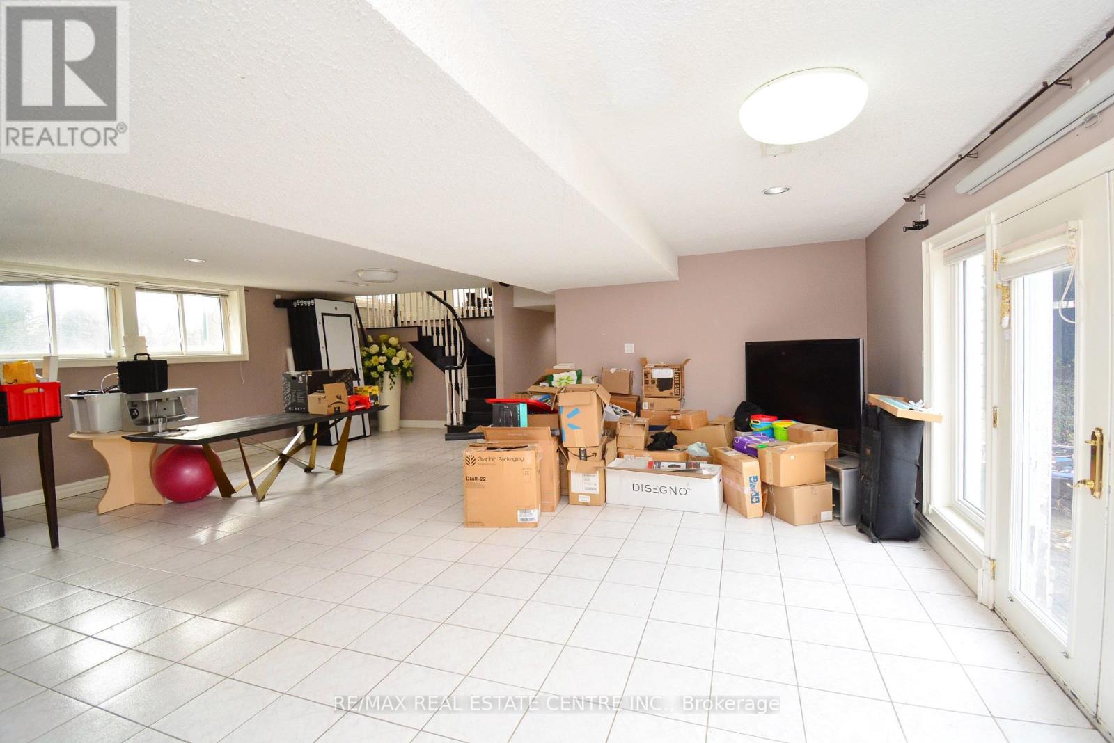20 CRESCENT HILL DRIVE N - 25