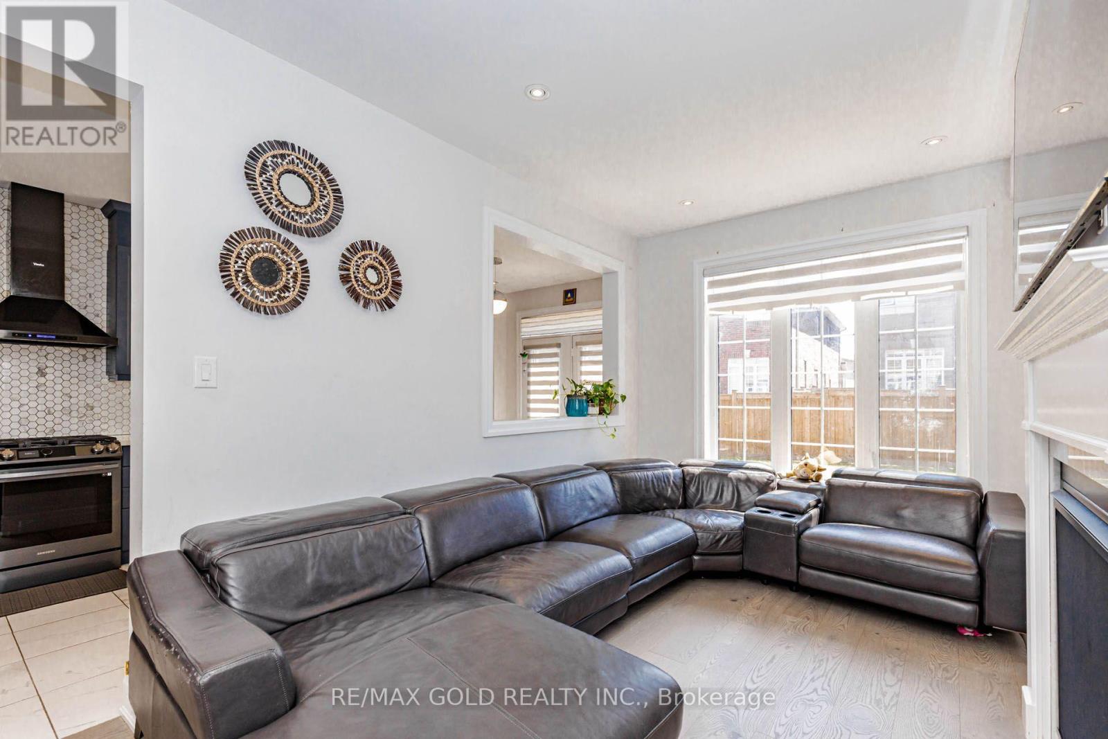 7 OVERSTONE ROAD - 16