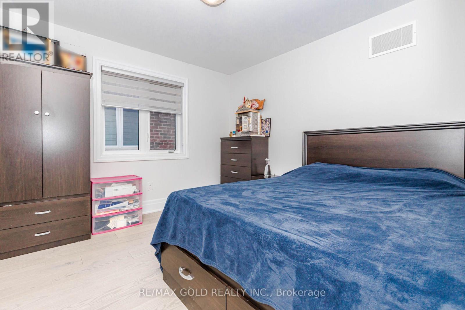 7 OVERSTONE ROAD - 29
