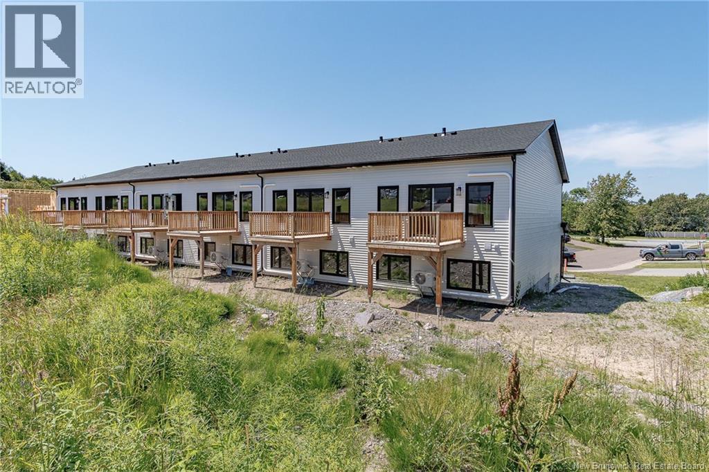 A Oakhill Crescent - 37