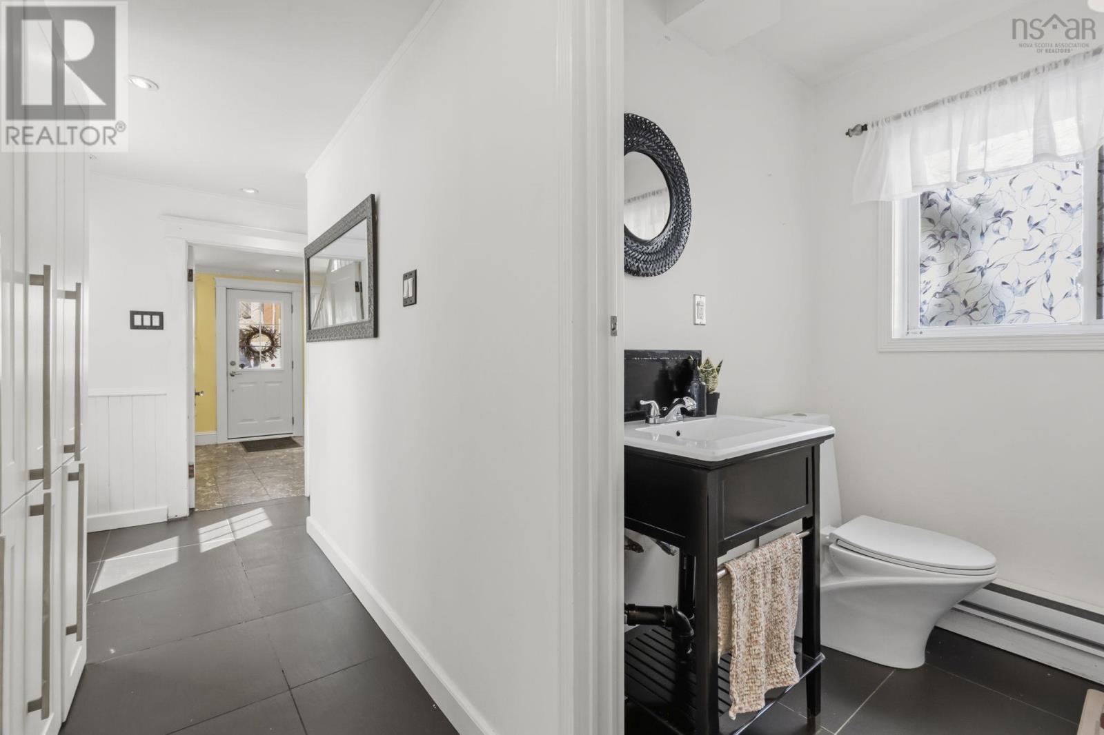 11 McFatridge Road - 16