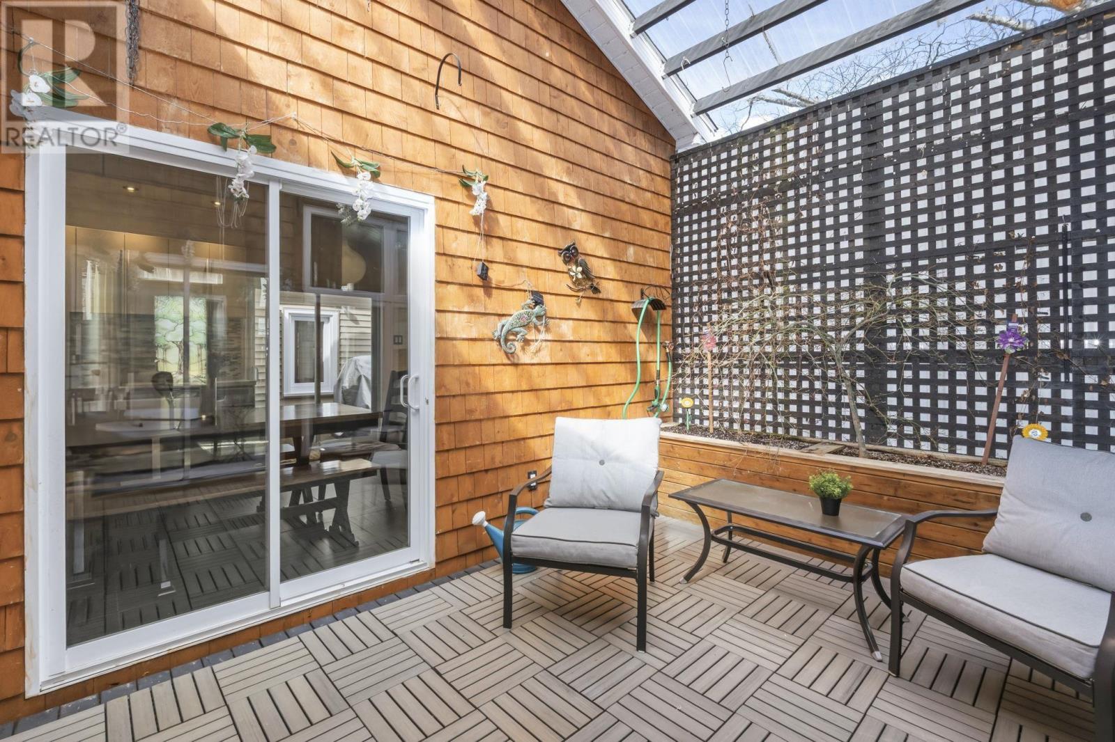 11 McFatridge Road - 27