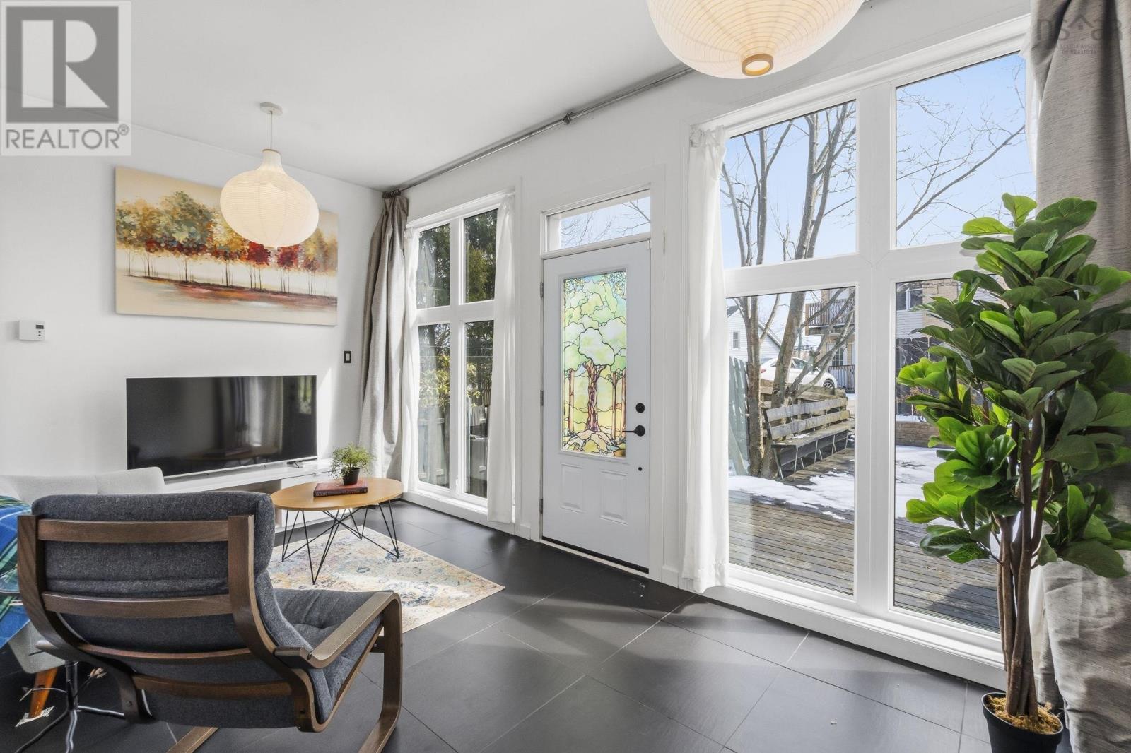 11 McFatridge Road - 30