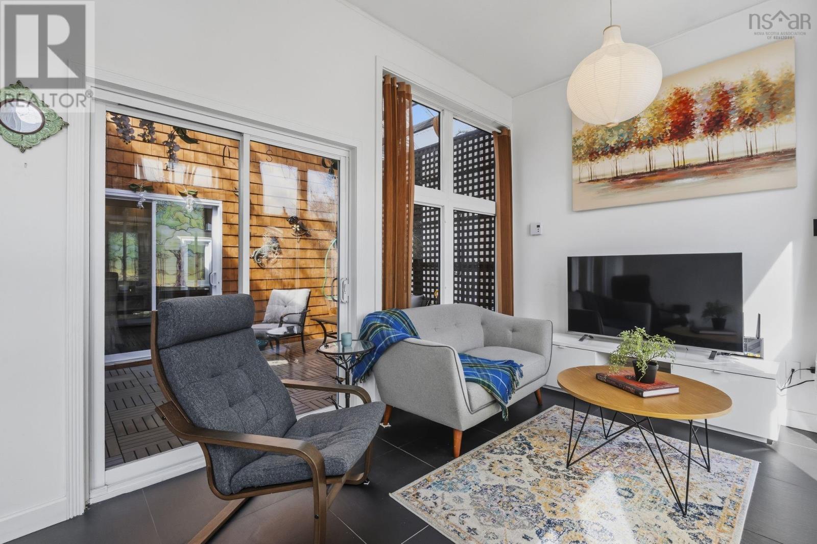 11 McFatridge Road - 34