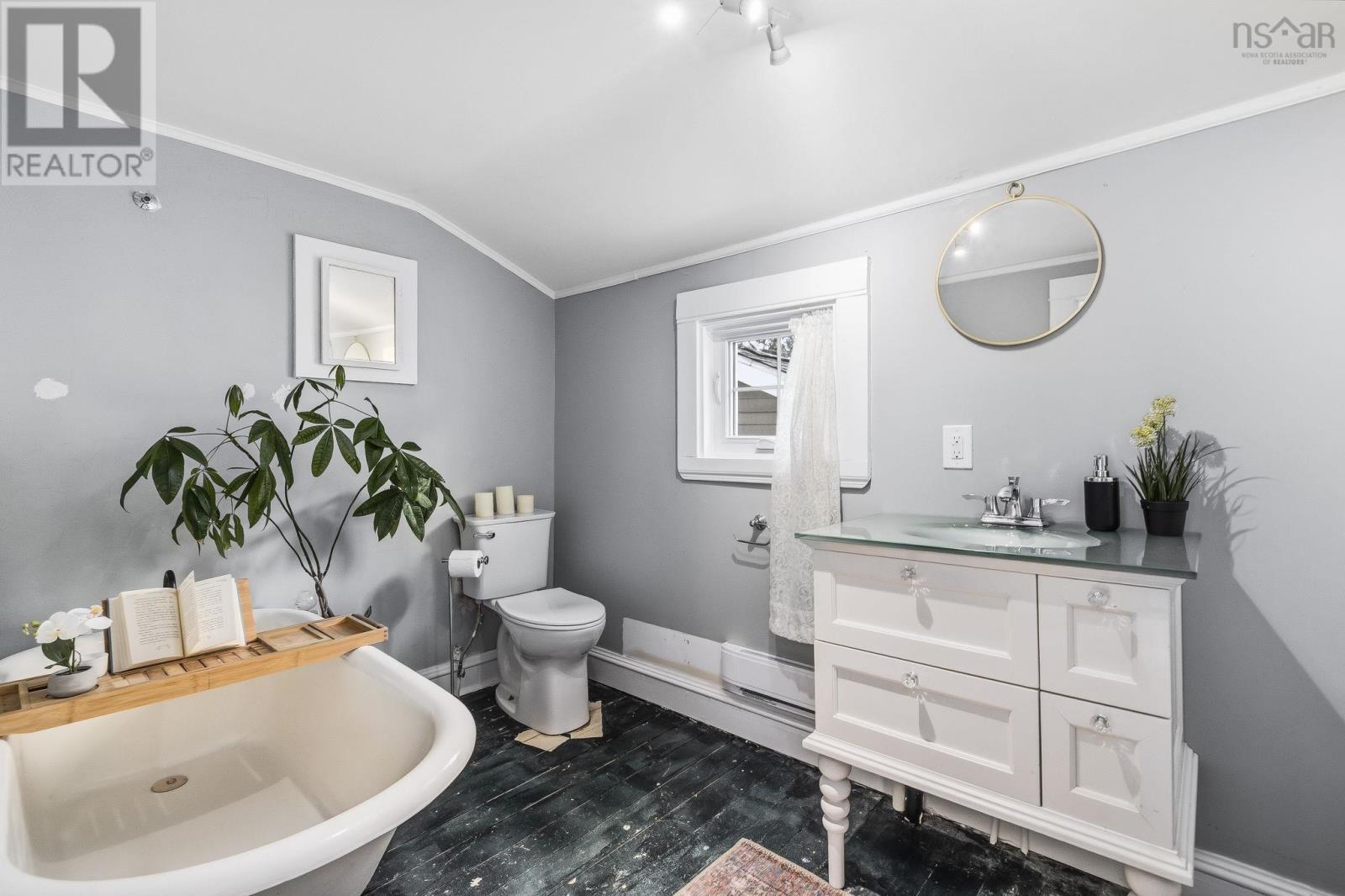 11 McFatridge Road - 41