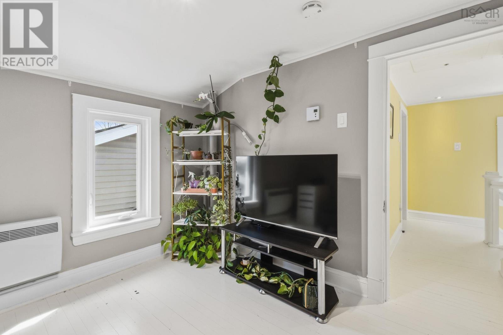 11 McFatridge Road - 38
