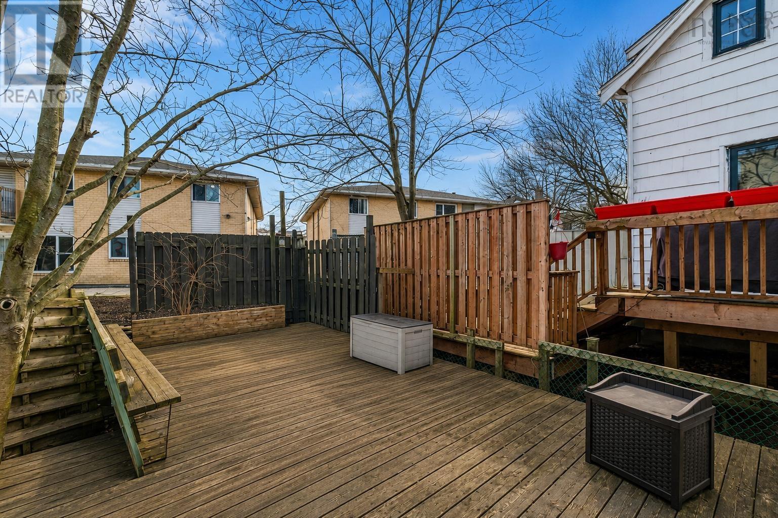 11 McFatridge Road - 47