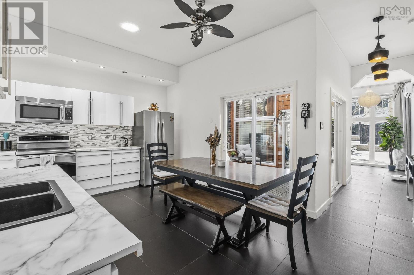 11 McFatridge Road - 20