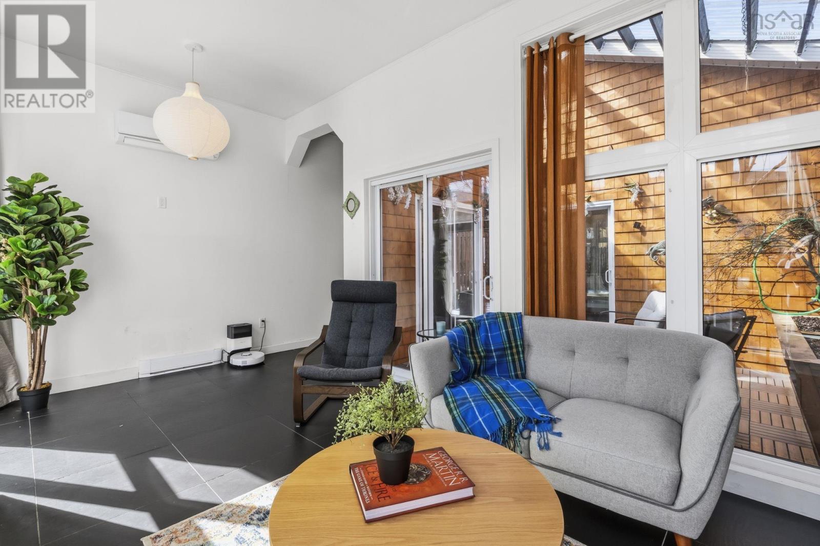 11 McFatridge Road - 33