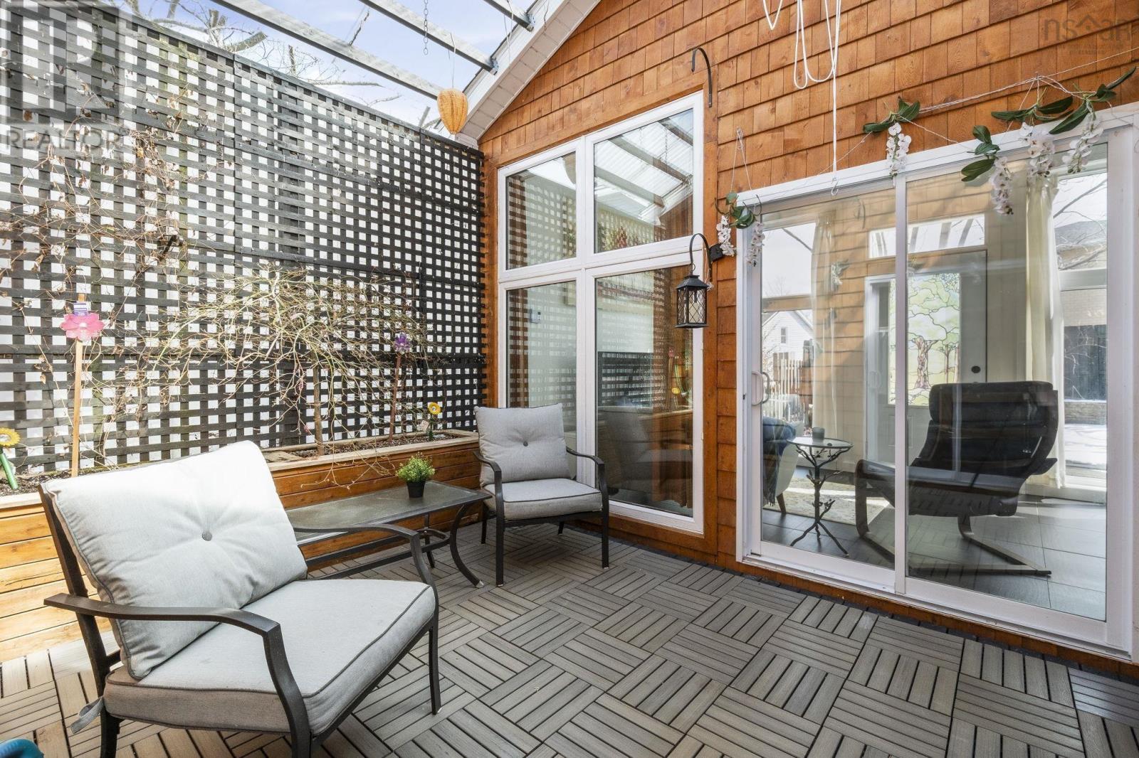 11 McFatridge Road - 28
