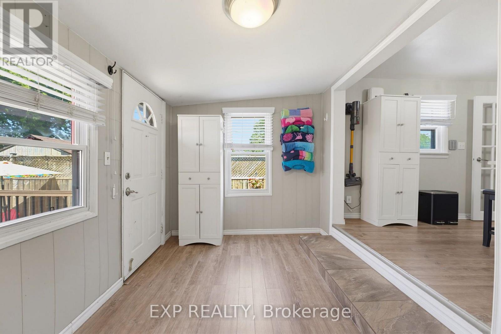 735 DUNN AVENUE - 16