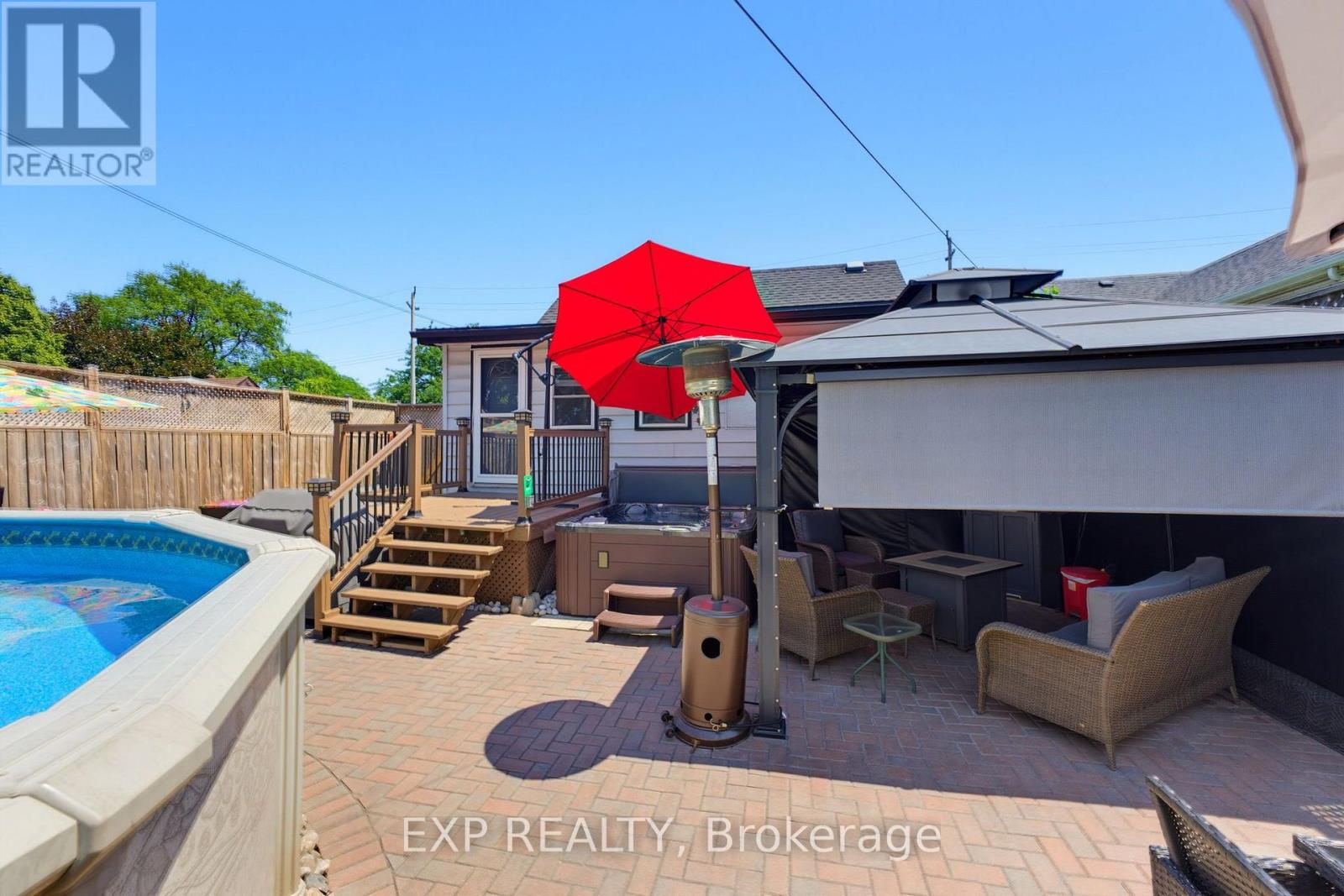 735 DUNN AVENUE - 34