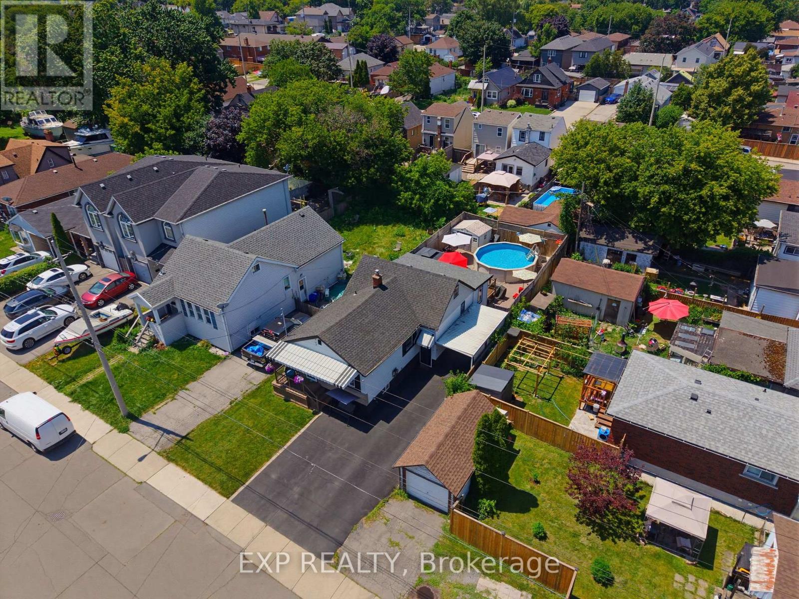 735 DUNN AVENUE - 4