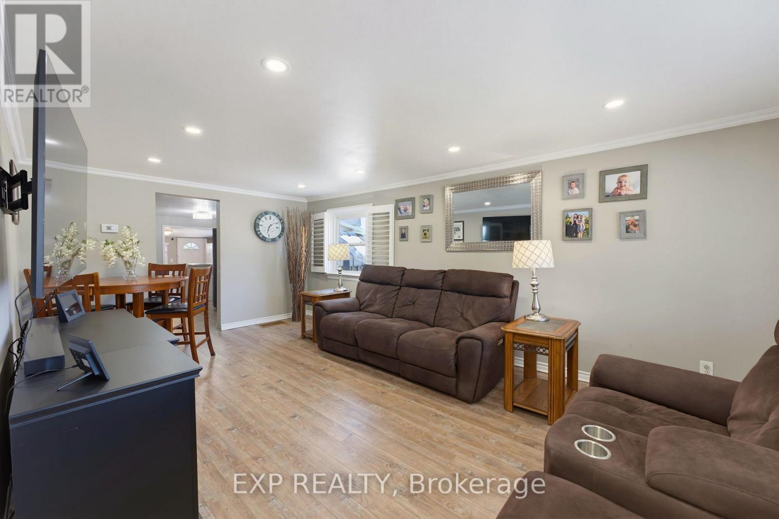 735 DUNN AVENUE - 6