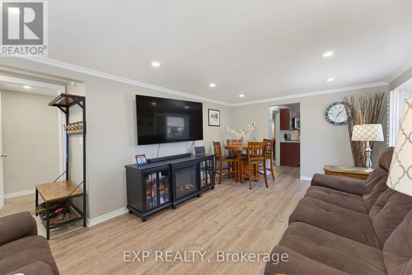 735 DUNN AVENUE - 7