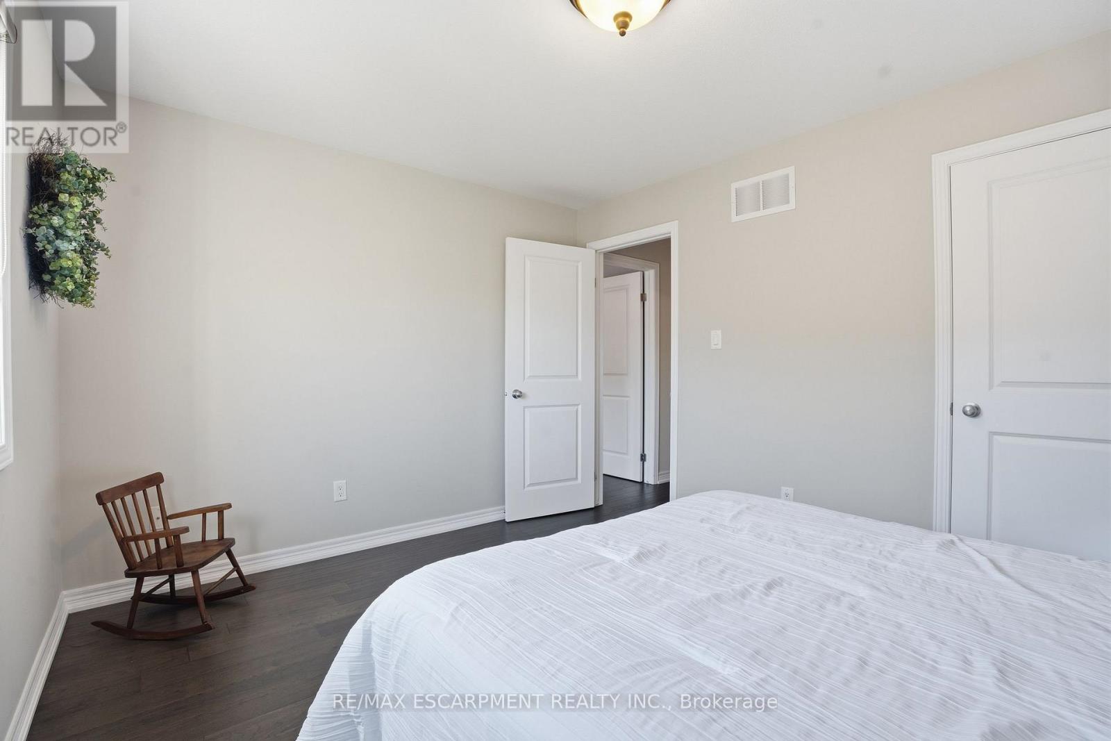 #40 441 STONEHENGE DRIVE - 26