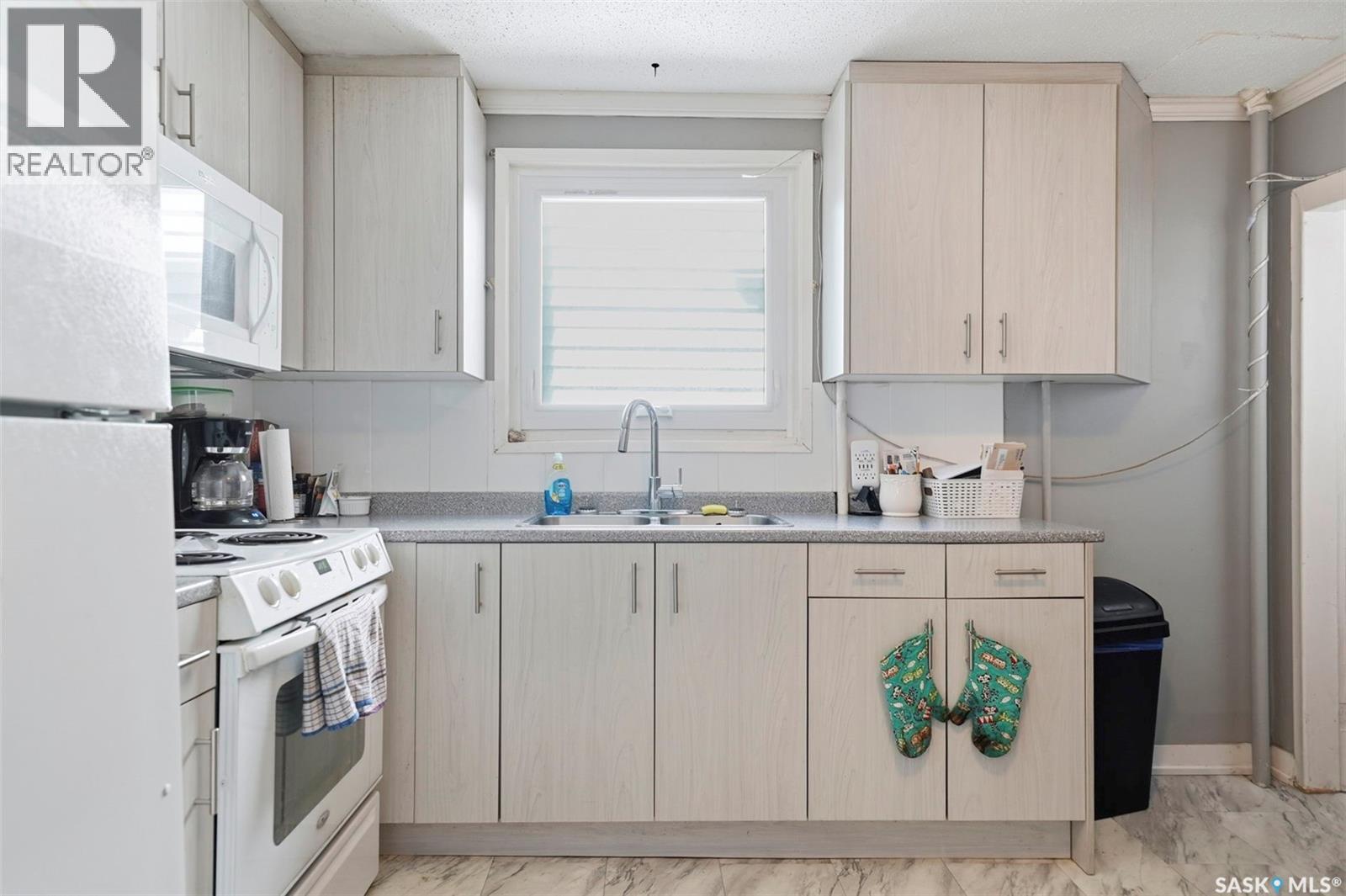 817 8th AVENUE N - 10