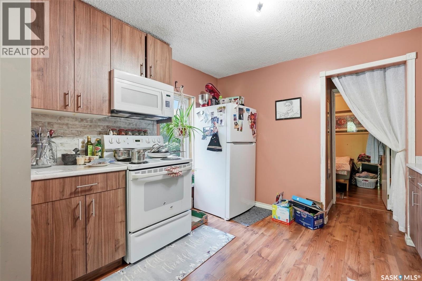 817 8th AVENUE N - 18