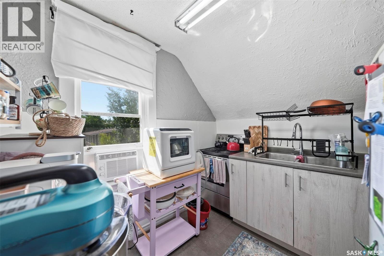 817 8th AVENUE N - 31