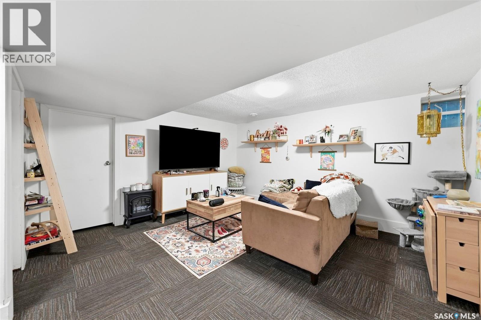817 8th AVENUE N - 35