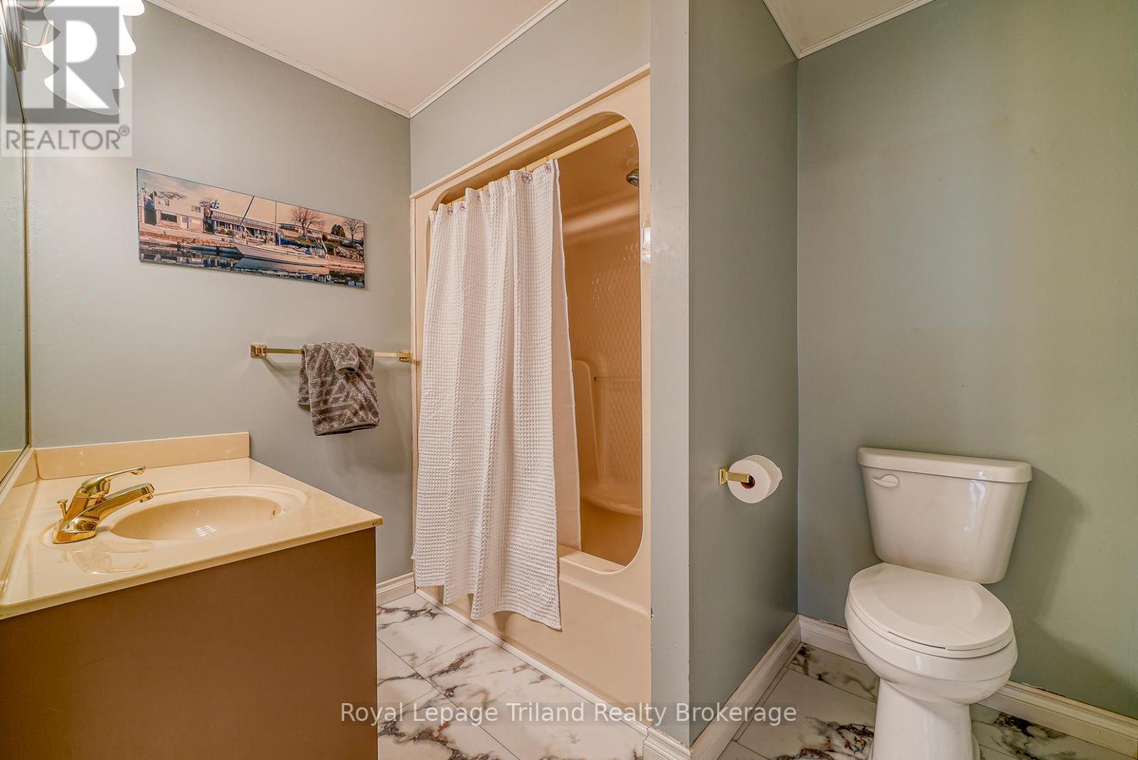 623 LANSDOWNE AVENUE - 23
