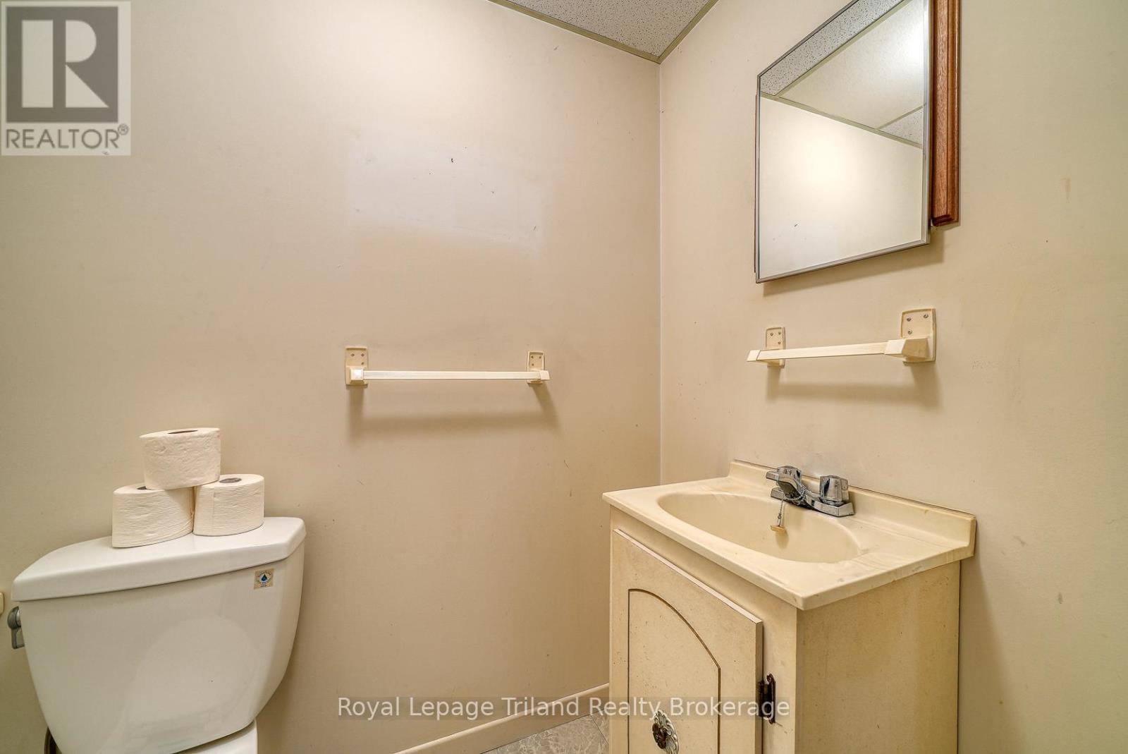 623 LANSDOWNE AVENUE - 34