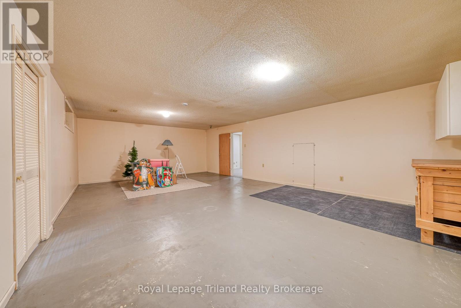 623 LANSDOWNE AVENUE - 36