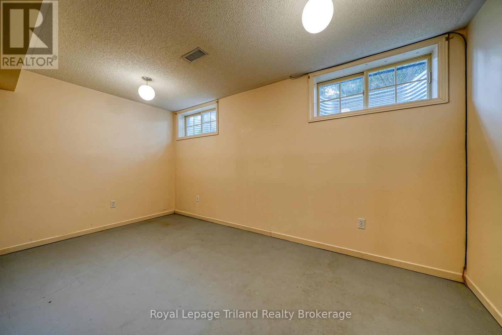 623 LANSDOWNE AVENUE - 39