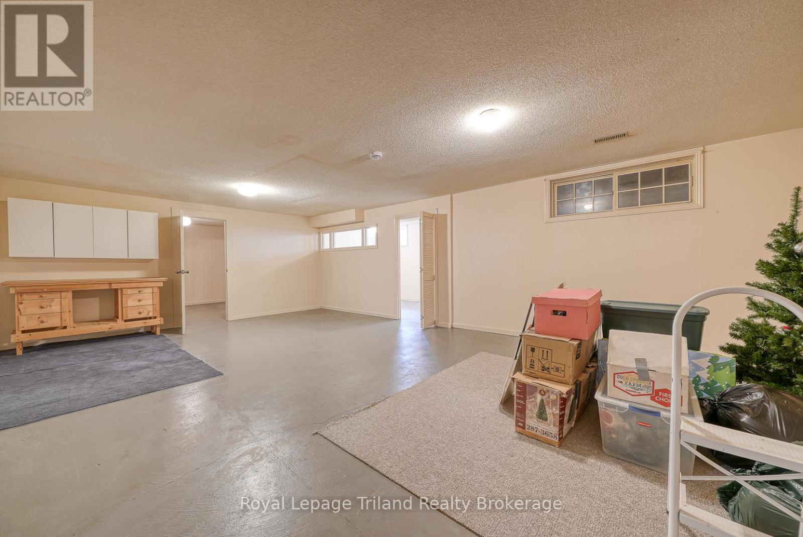623 LANSDOWNE AVENUE - 35
