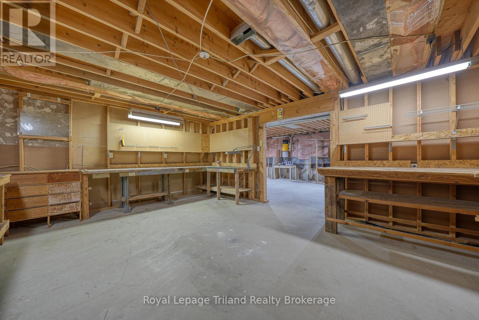 623 LANSDOWNE AVENUE - 42