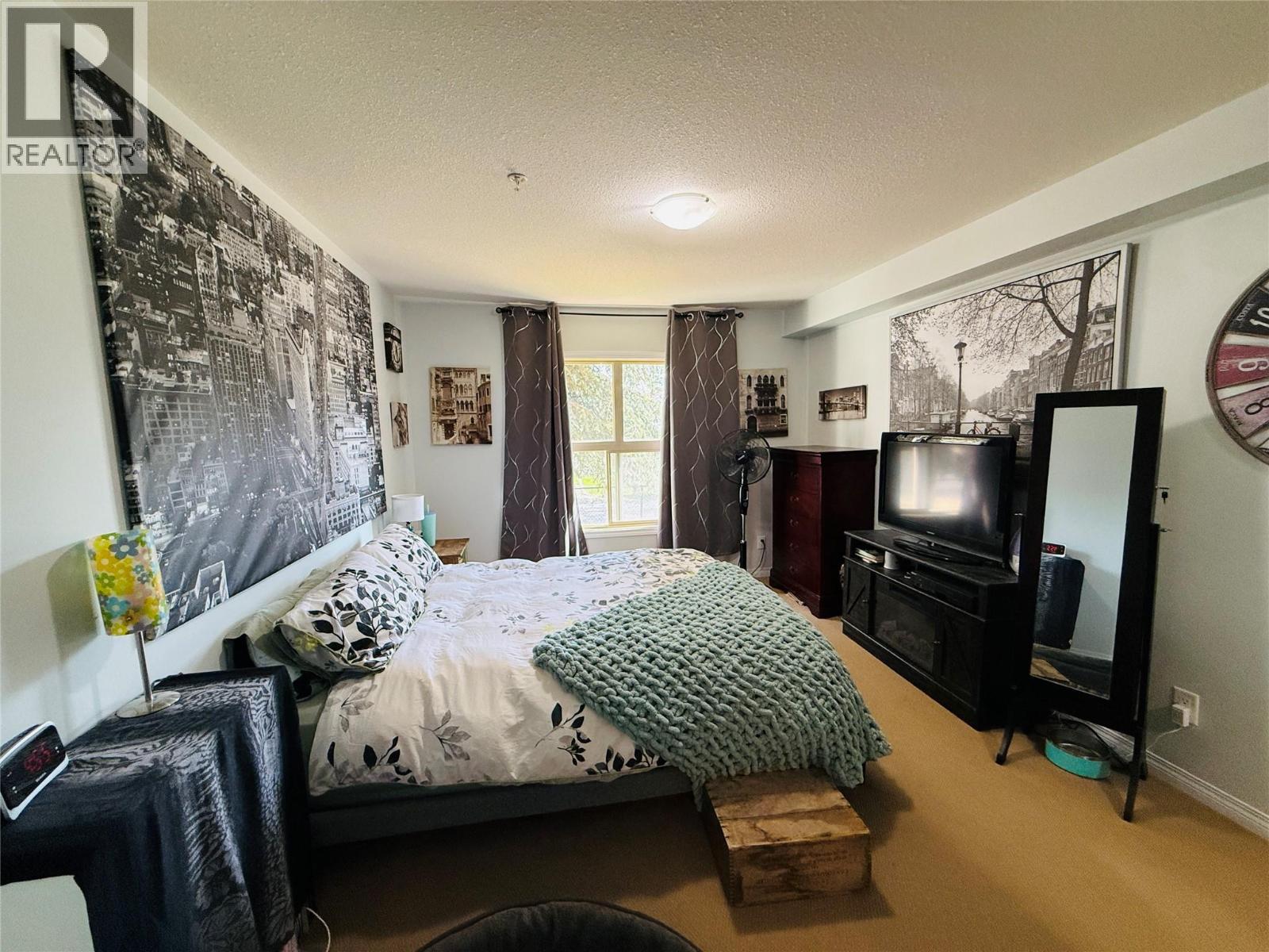#110 4874 STANLEY Street - 16