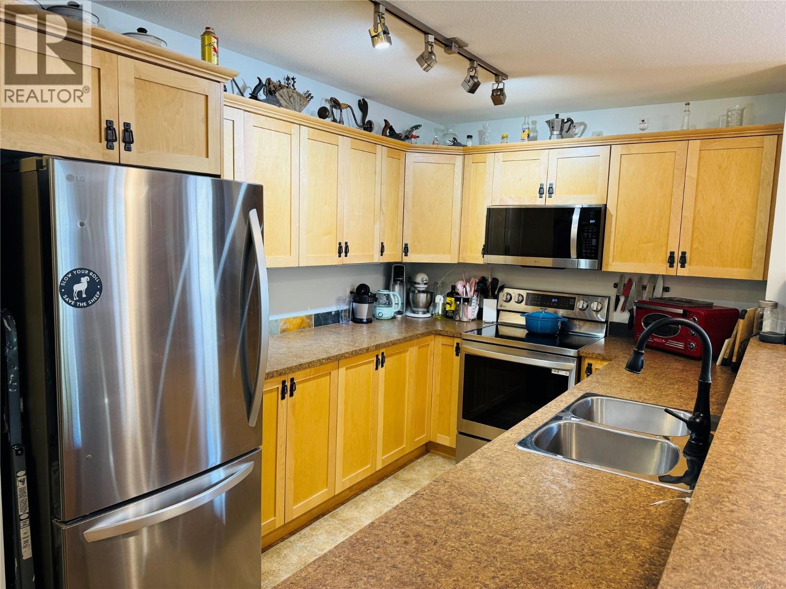 #110 4874 STANLEY Street - 3