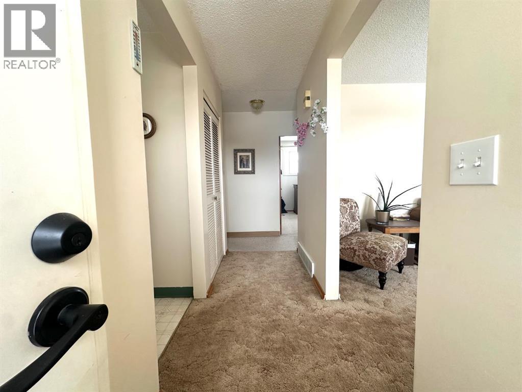 5240 50 Avenue - 4