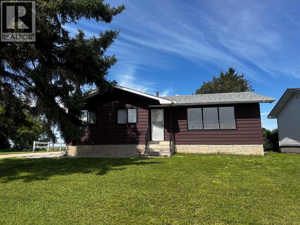 5240 50 Avenue - 1