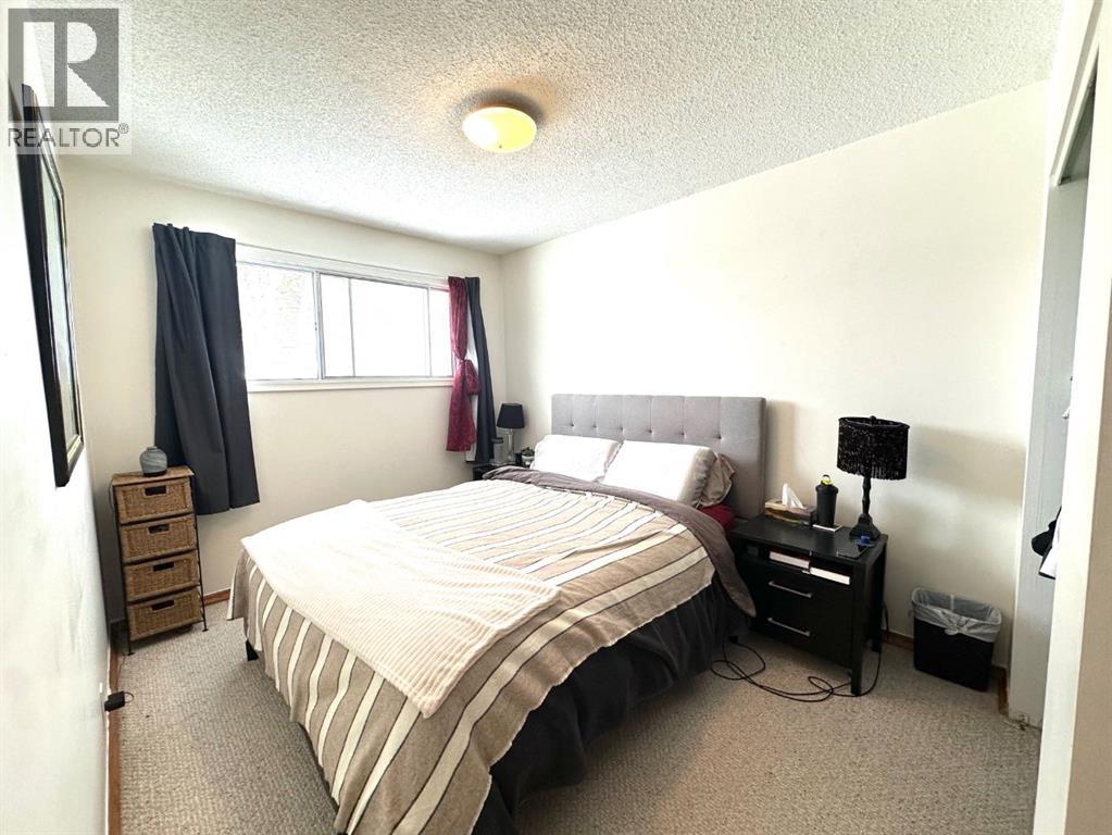 5240 50 Avenue - 13