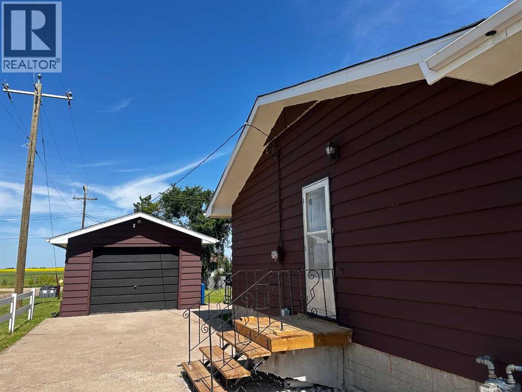5240 50 Avenue - 27