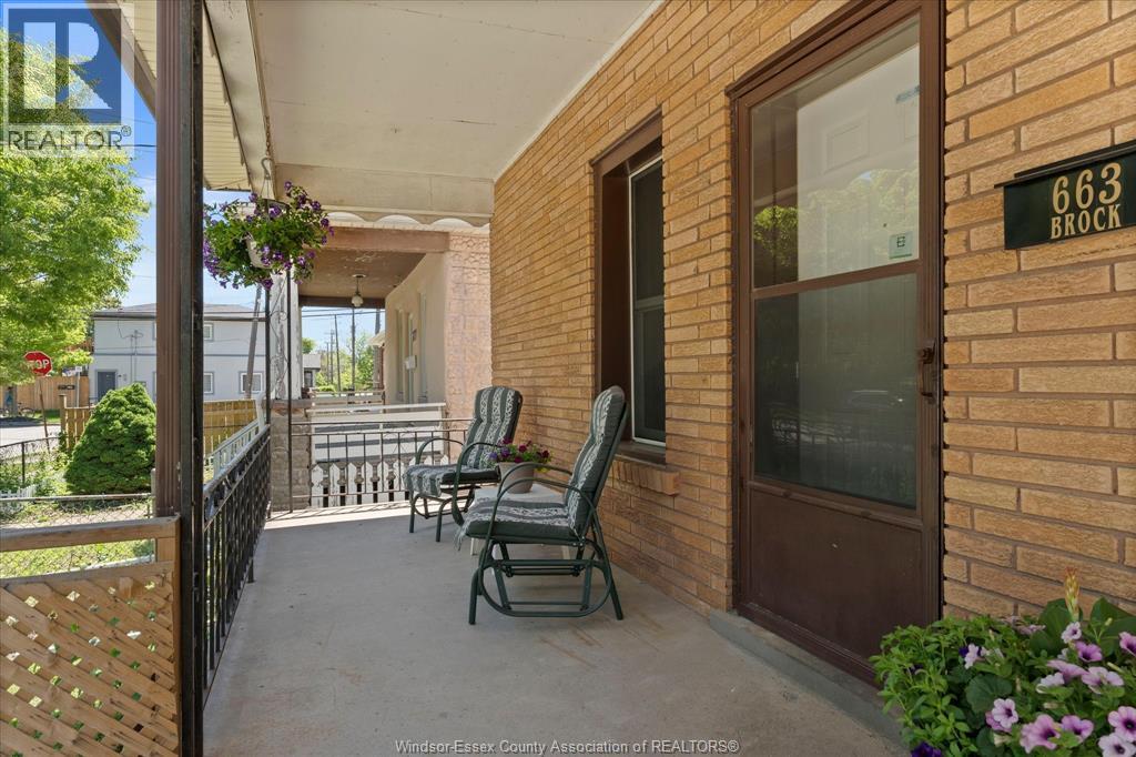 663 BROCK STREET - 5