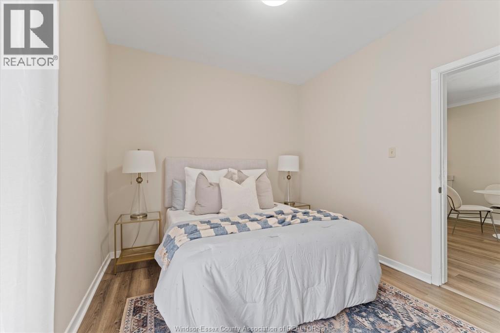 663 BROCK STREET - 22