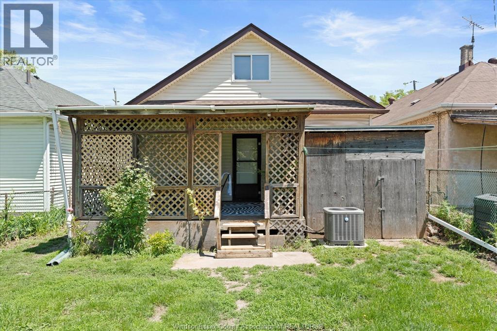 663 BROCK STREET - 33