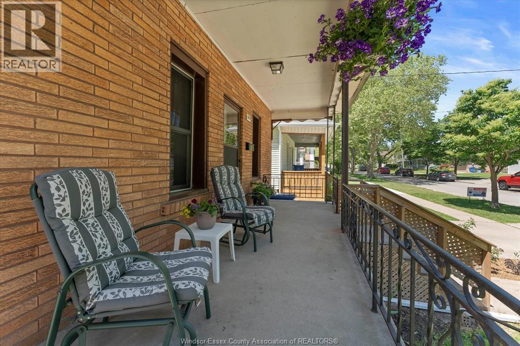663 BROCK STREET - 6