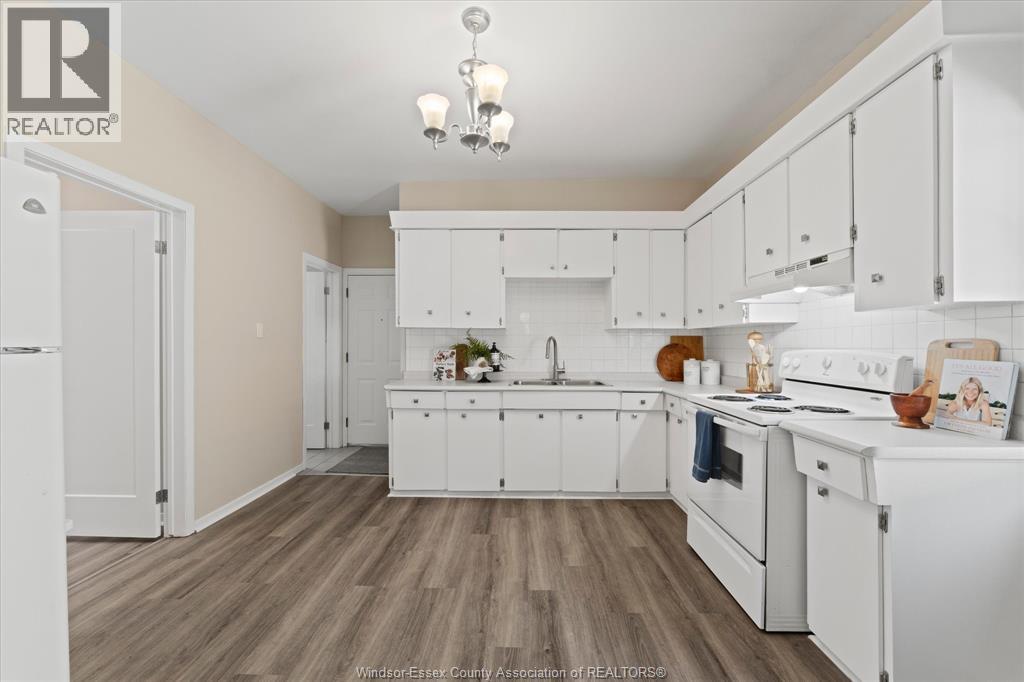 663 BROCK STREET - 15