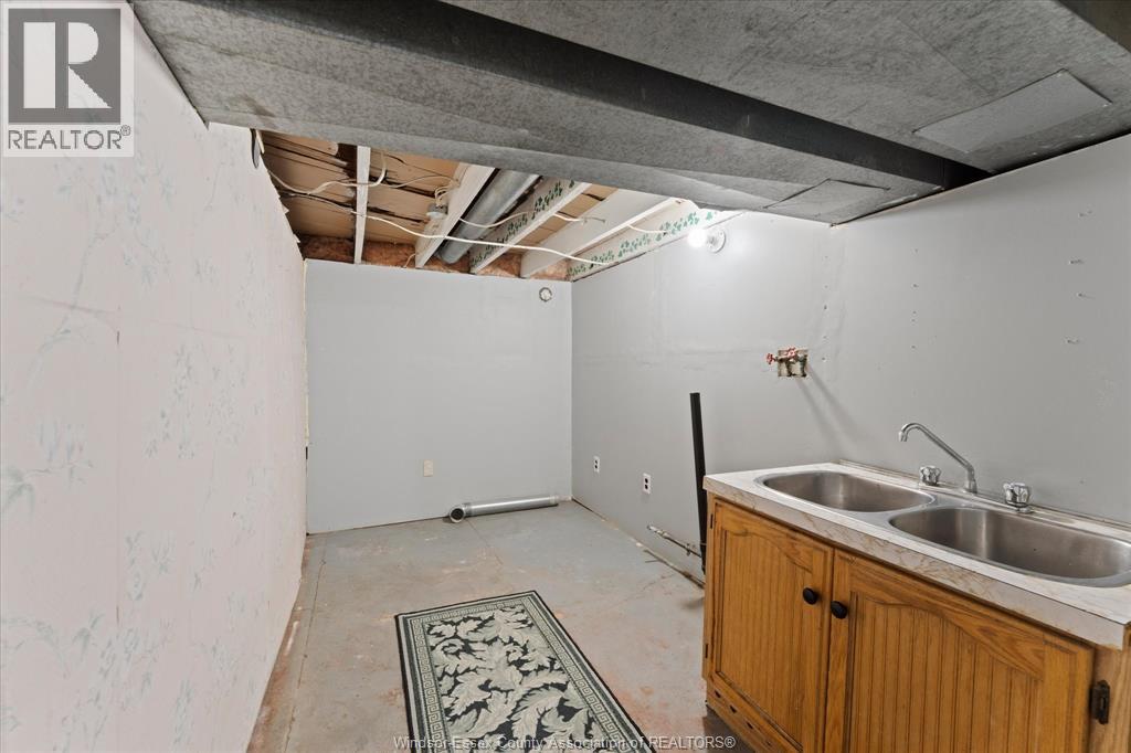 663 BROCK STREET - 29