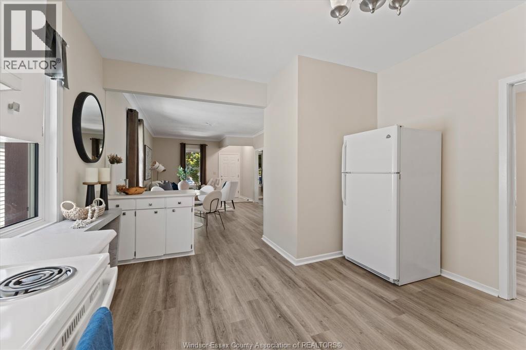 663 BROCK STREET - 19