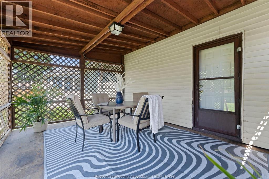 663 BROCK STREET - 32